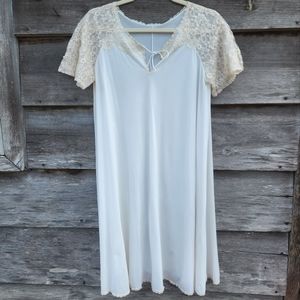 Vintage Kayser Ivory Nightgown Women's Small Short Sleeve Lace Trim
